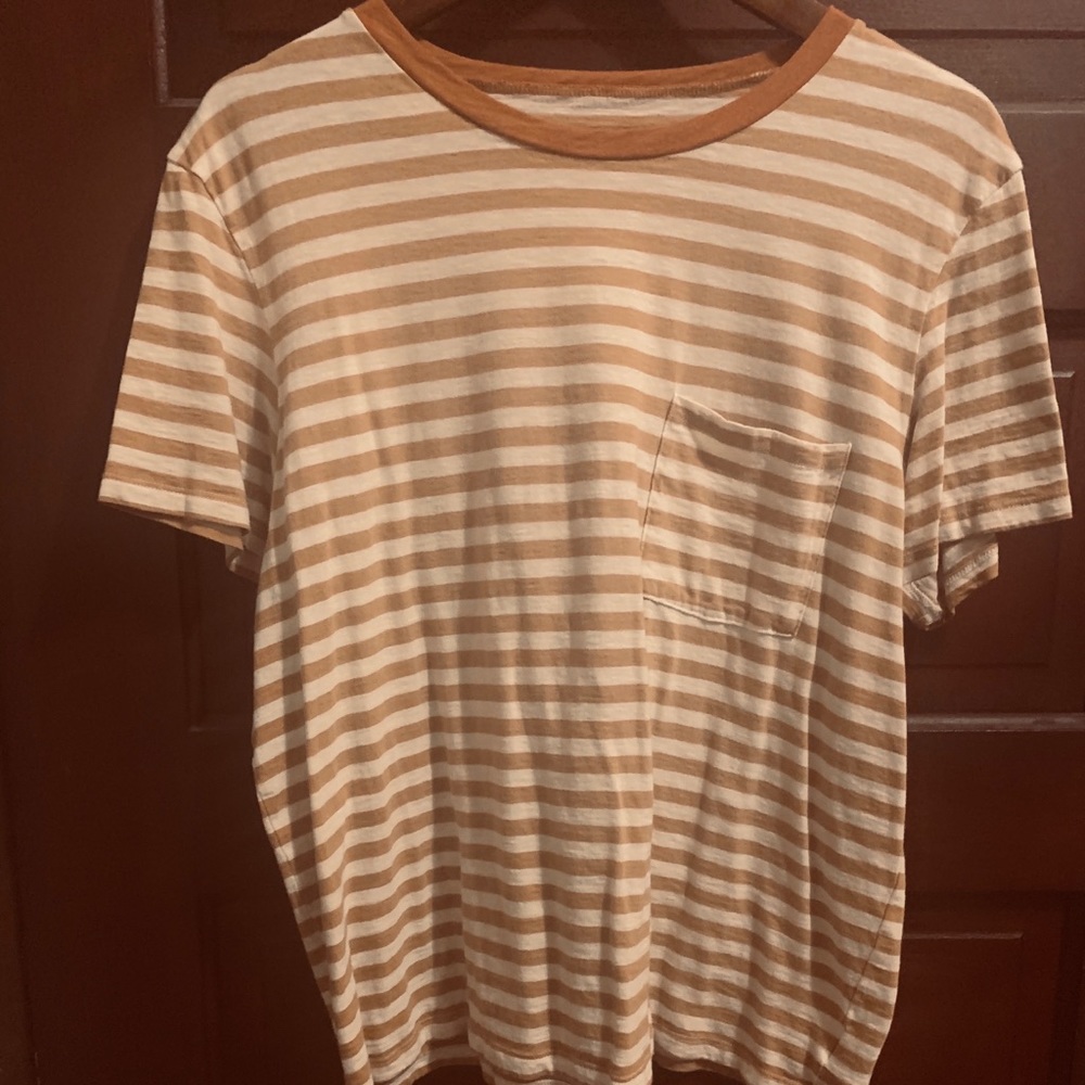 Super comfy stripped tee ☕️
